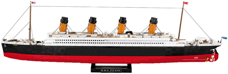 R.M.S. Titanic 1:300 Scale, 2840 Piece Block Kit