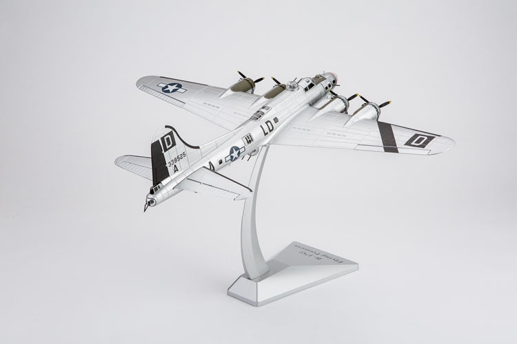 Boeing B-17G Flying Fortress “Miss Conduct” 418th Bombardment Squadron 1945 1:72 Scale Diecast Model