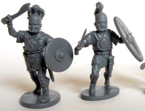 Iberian Unarmored Warriors, 28 mm Scale Model Plastic Figures Unpainted Close Up