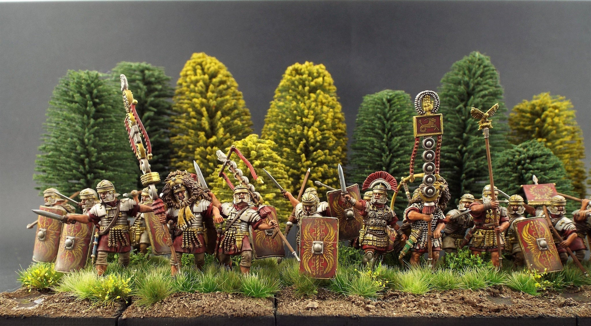 Early Imperial Roman Legionaries Attacking, 28 mm Scale Model Plastic Figures Diorama