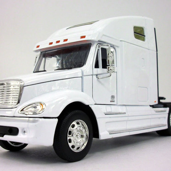 Welly Freightliner Columbia Extended Cab Truck (White) 1/32