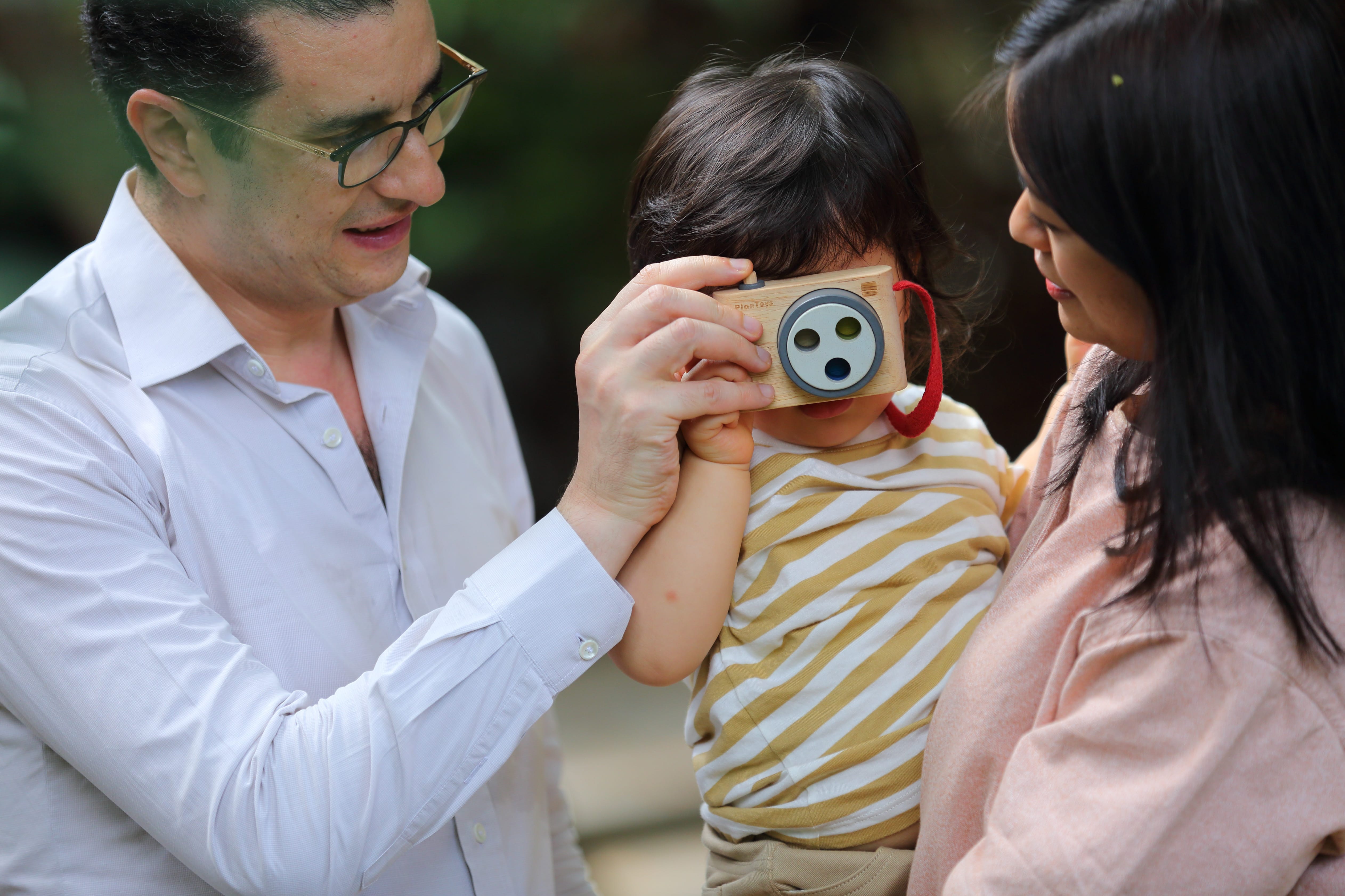 Colored Snap Camera Wooden Toy Develops Imagination