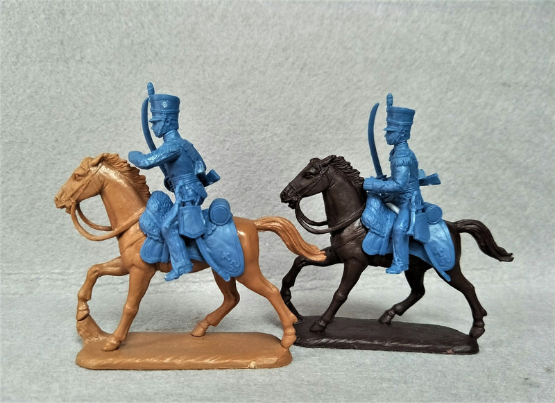 Napoleonic Wars British Light Dragoons 1812–1815, 54 mm (1/32) Scale Plastic Figures 2  Units Side View
