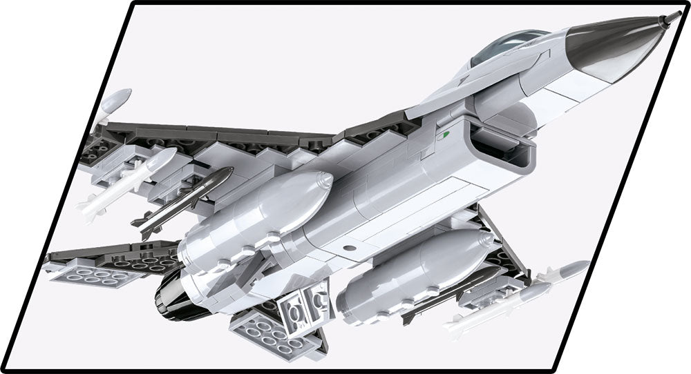 Lockheed Martin F-16C Fighting Falcon, 415 Piece Block Kit Bottom View