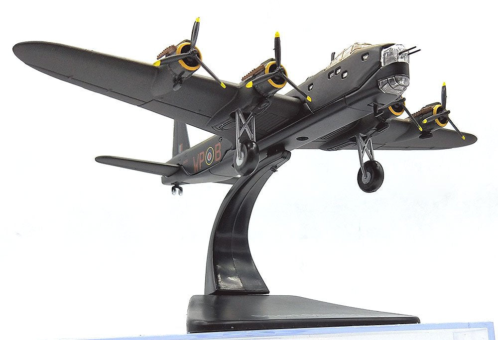 Short Stirling Heavy Bomber 1944, 1:144 Scale Model By Atlas Editions