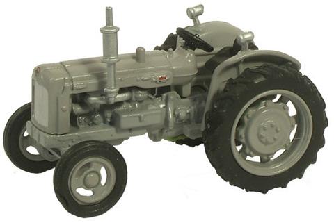 Fordson Tractor 1946 - 1970 (Matte Grey) 1:76 (OO) Scale Model By Oxford Diecastt