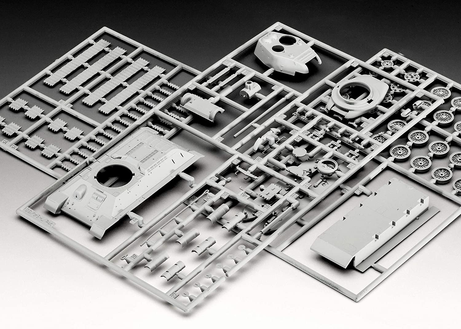 T-34/85 Soviet Tank 1/72 Scale Model Kit Sprues