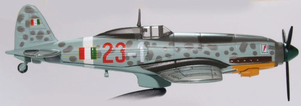 Aermachhi C.205 Veltro 1 Gruppo, Caccia 1944, 1:72 Scale Model Right Side View