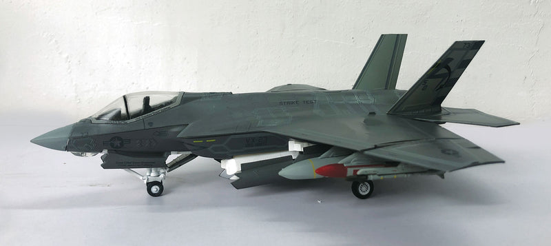 Lockheed Martin F-35C Lightning II VX-23 “Salty Dogs” CF-03, 1:72 Scale Diecast Model Left Side View