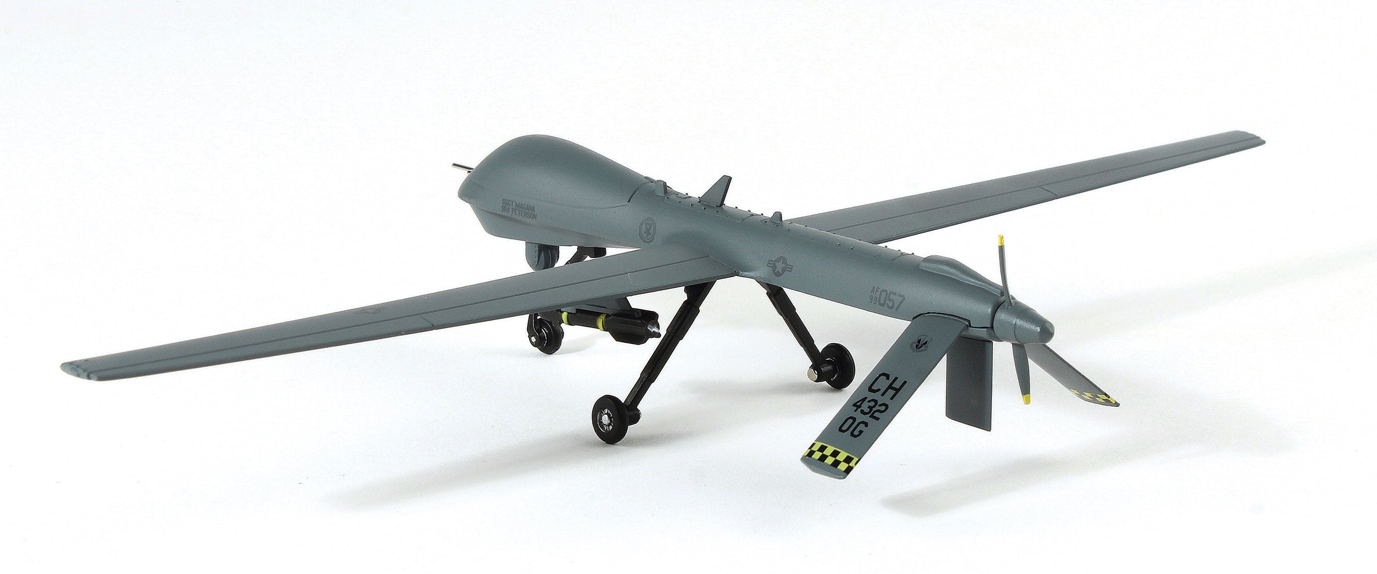 General Atomics MQ-1 Predator 1:72 Scale Diecast Model Left  Rear View