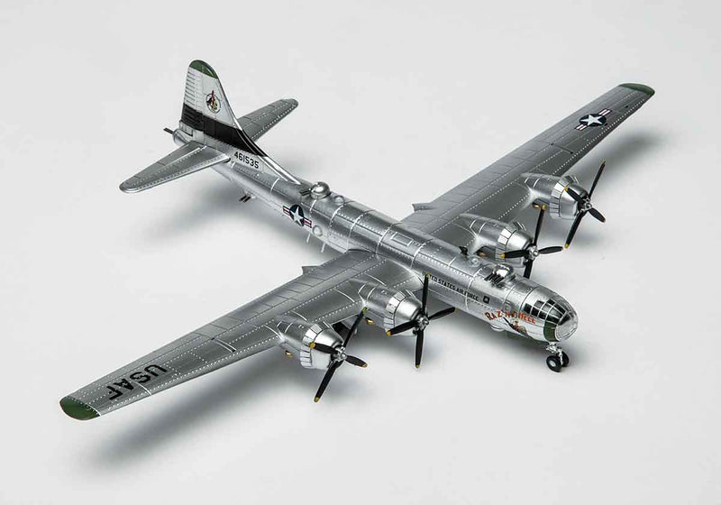 Boeing B-29 Superfortress "Raz'n Hell" 1/144 Scale Model By AF1 Right Front View