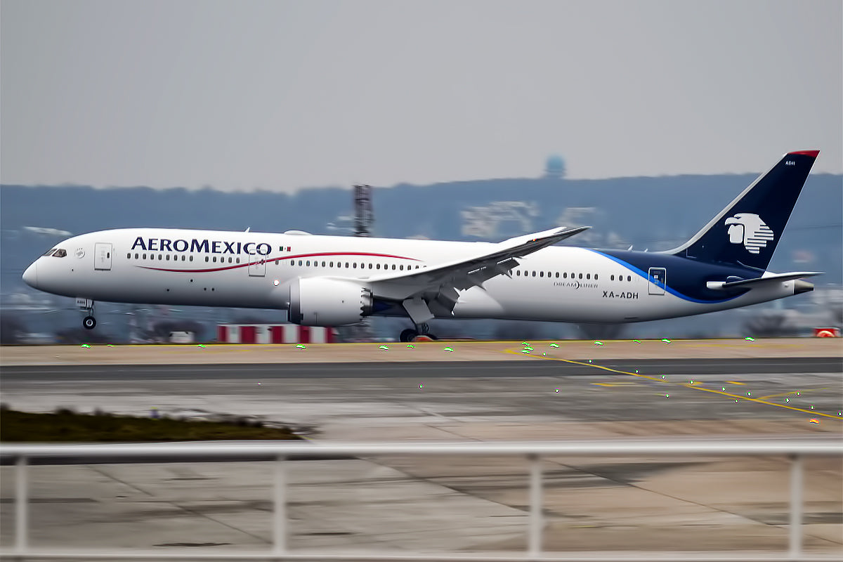 Boeing 787-9 AeroMexico (XA-ADH) 