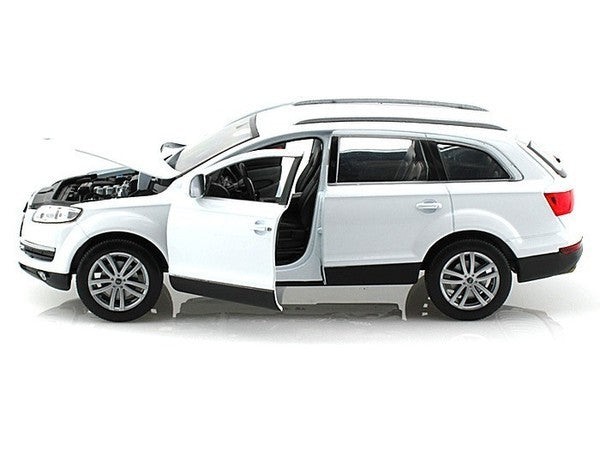 Audi Q7 2009 (White) 1:24 Scale Diecast Car By Welly Open Doors And Hood