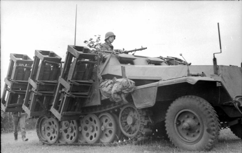 Sd.Kfz. 251/1 Wurfrahmen Stuka Zu Fuss Half-Track