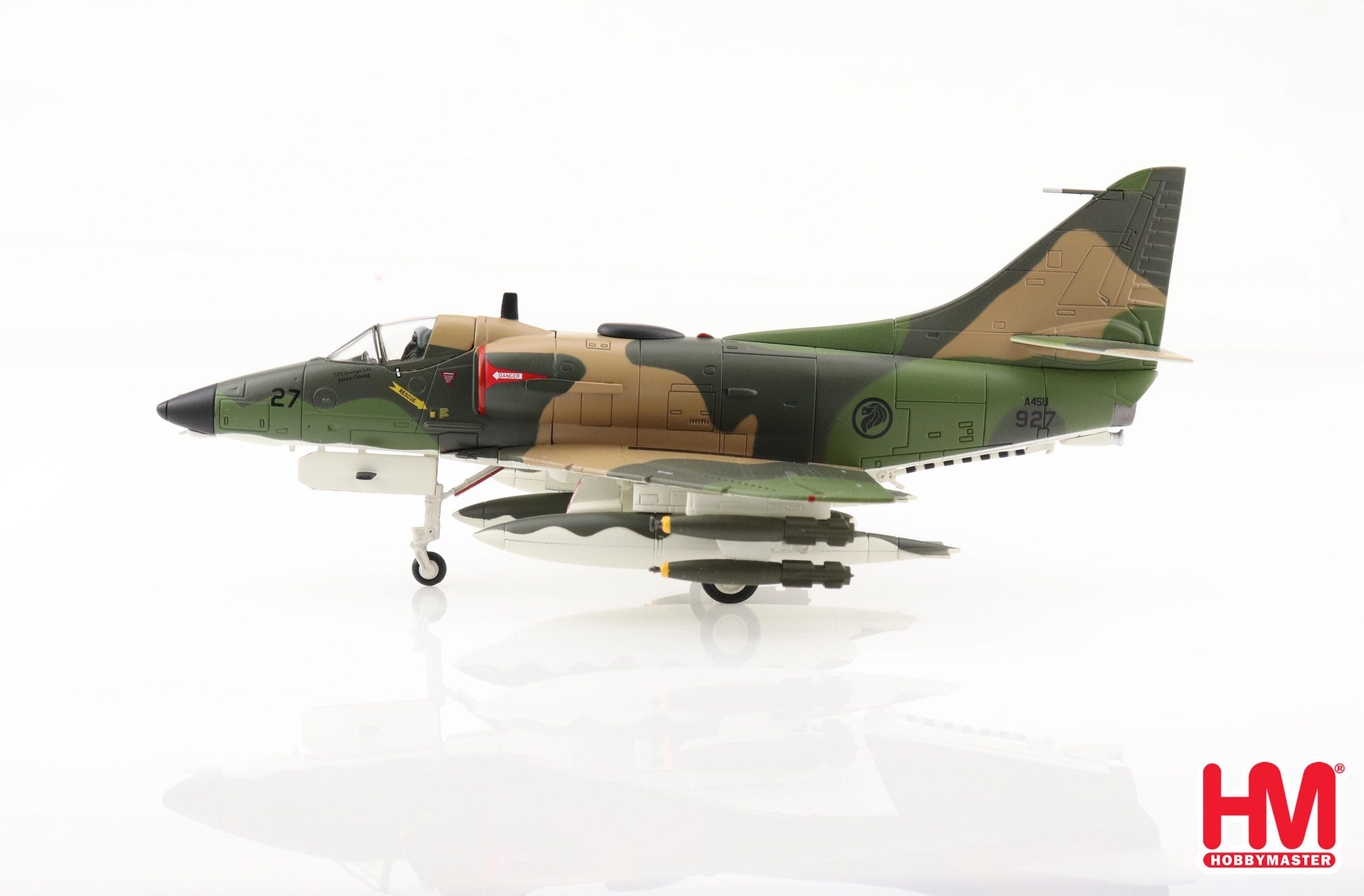 Douglas A-4SU Super Skyhawk Republic of Singapore Air Force 150 Squadron, 1:72 Scale Diecast Model Left Side View