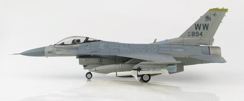 Lockheed Martin F-16CM Fighting Falcon PAAF Viper Demo Team “Primo”, 1:72 Scale Diecast Model Left Side