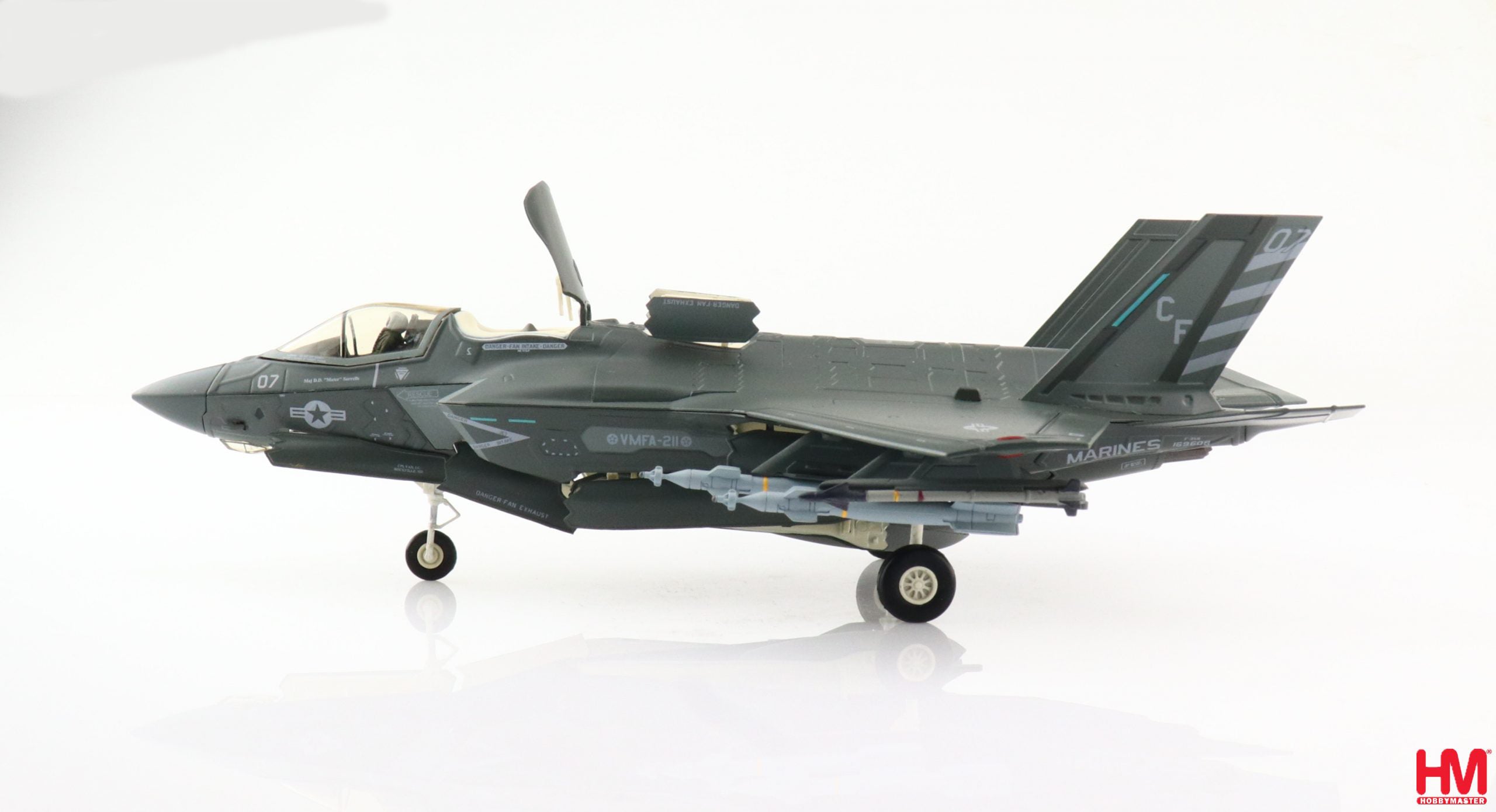 Lockheed Martin F-35B Lightning II, USMC VMFA-211, HMS Queen Elizabeth 2021, 1:72 Scale Diecast Model Left Side View