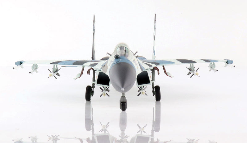 Sukhoi Su-27SKM Flanker B “Blue 305” Paris Airshow, 2005 1:72 Scale Diecast Model Front View