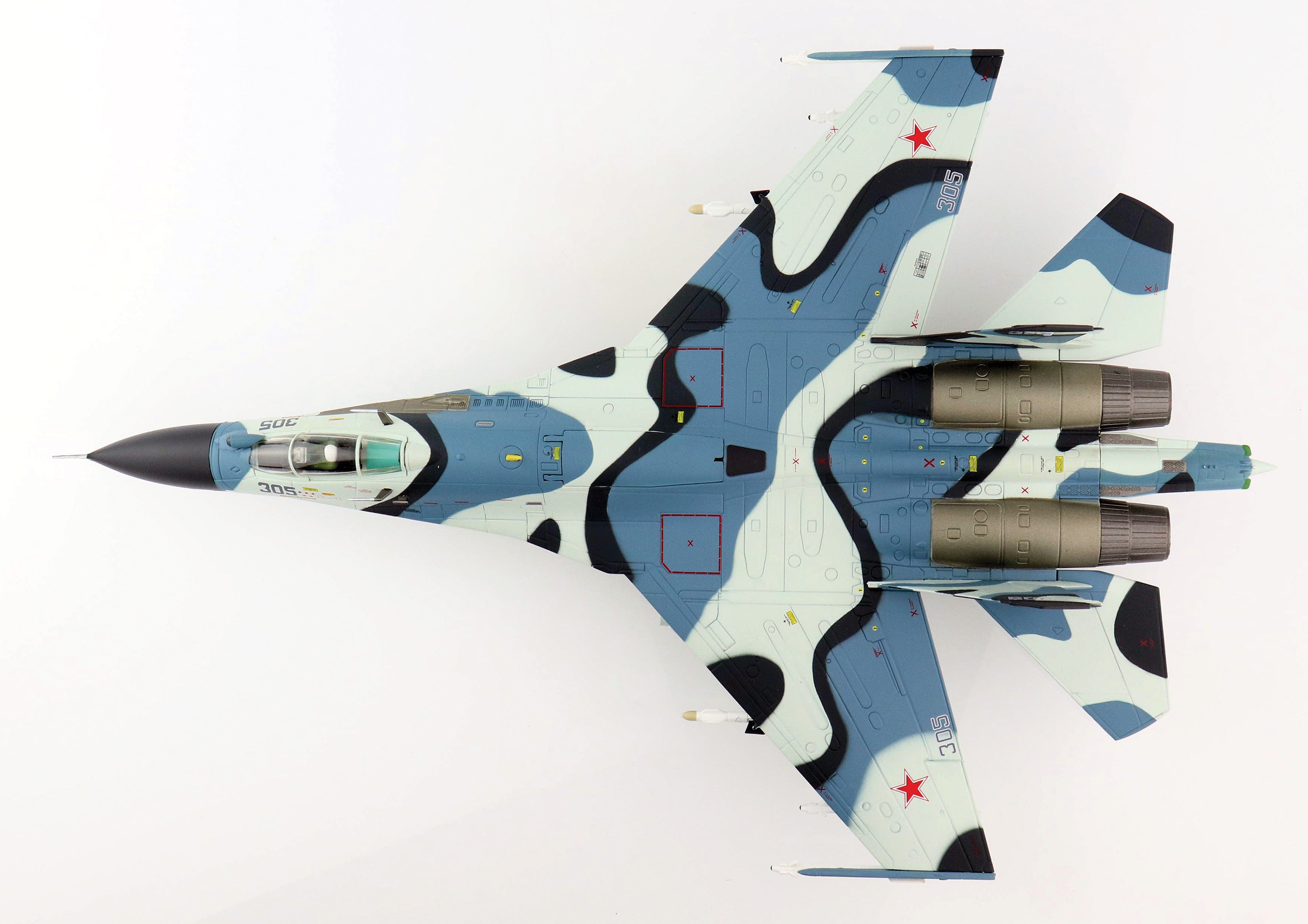 Hobby Master | Sukhoi Su-27SKM Flanker B “Blue 305” Paris Airshow