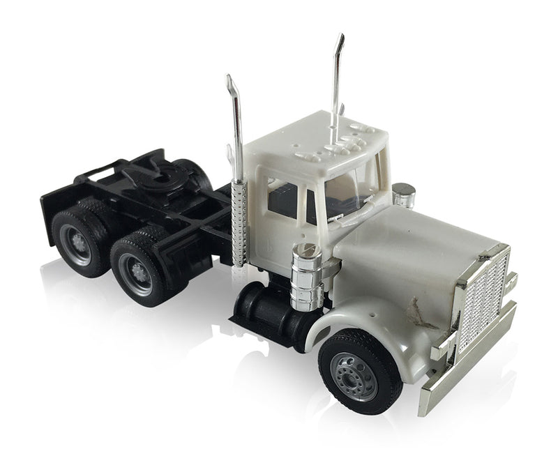 Peterbilt  Short Grill Tandem Axle Day Cab Tractor (Unpainted)1:87 (HO) Scale Model By Promotex Right Front View
