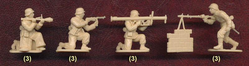 German Elite Troops WWII, 1/72 Scale Plastic Figures Pose Example 4