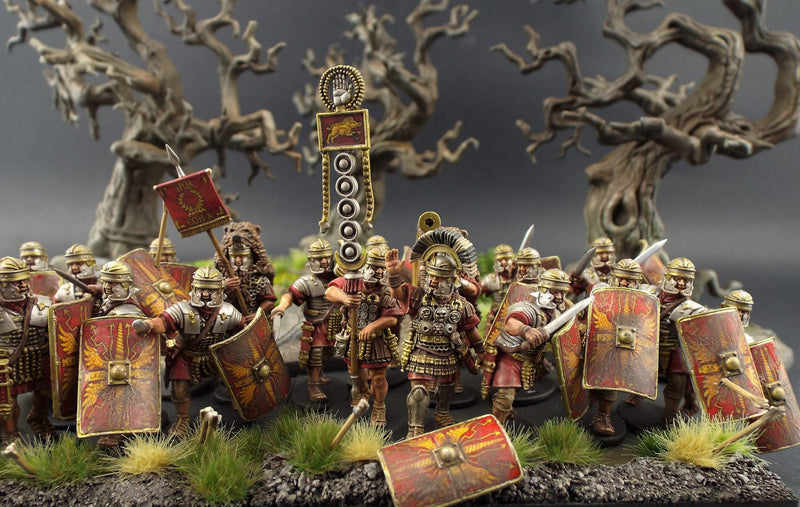 Early Imperial Roman Legionaries Advancing, 28 mm Scale Model Plastic Figures Diorama
