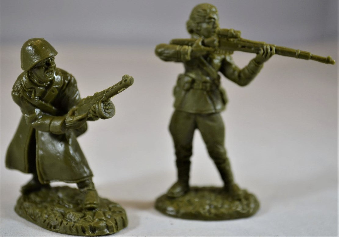 Russian Infantry WWII 1/32 (54 mm) Scale Plastic Figures Close Up View