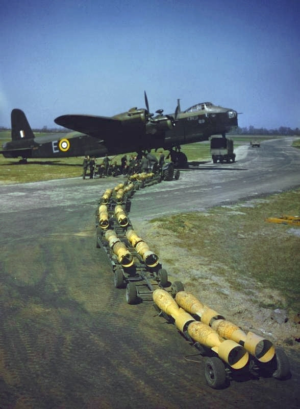 Short Stirling of 26 Conversion Flight (CF) Squadron c.1941 operating out of RAF Waterbeach