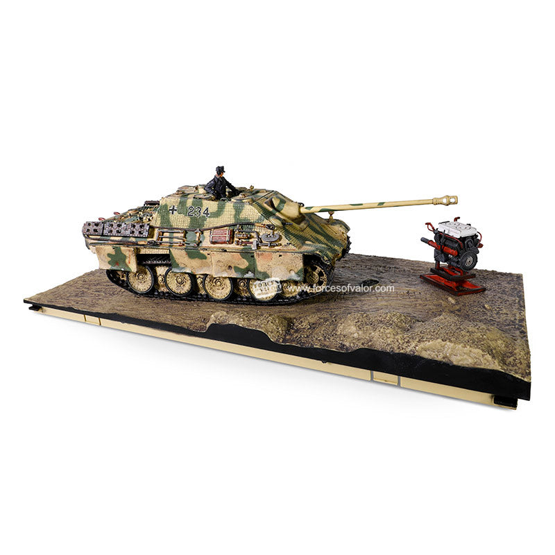 Sd.Kfz. 173 Jagdpanther Ausf. G1 German Tank Destroyer 1944, 1/32 Scale Model