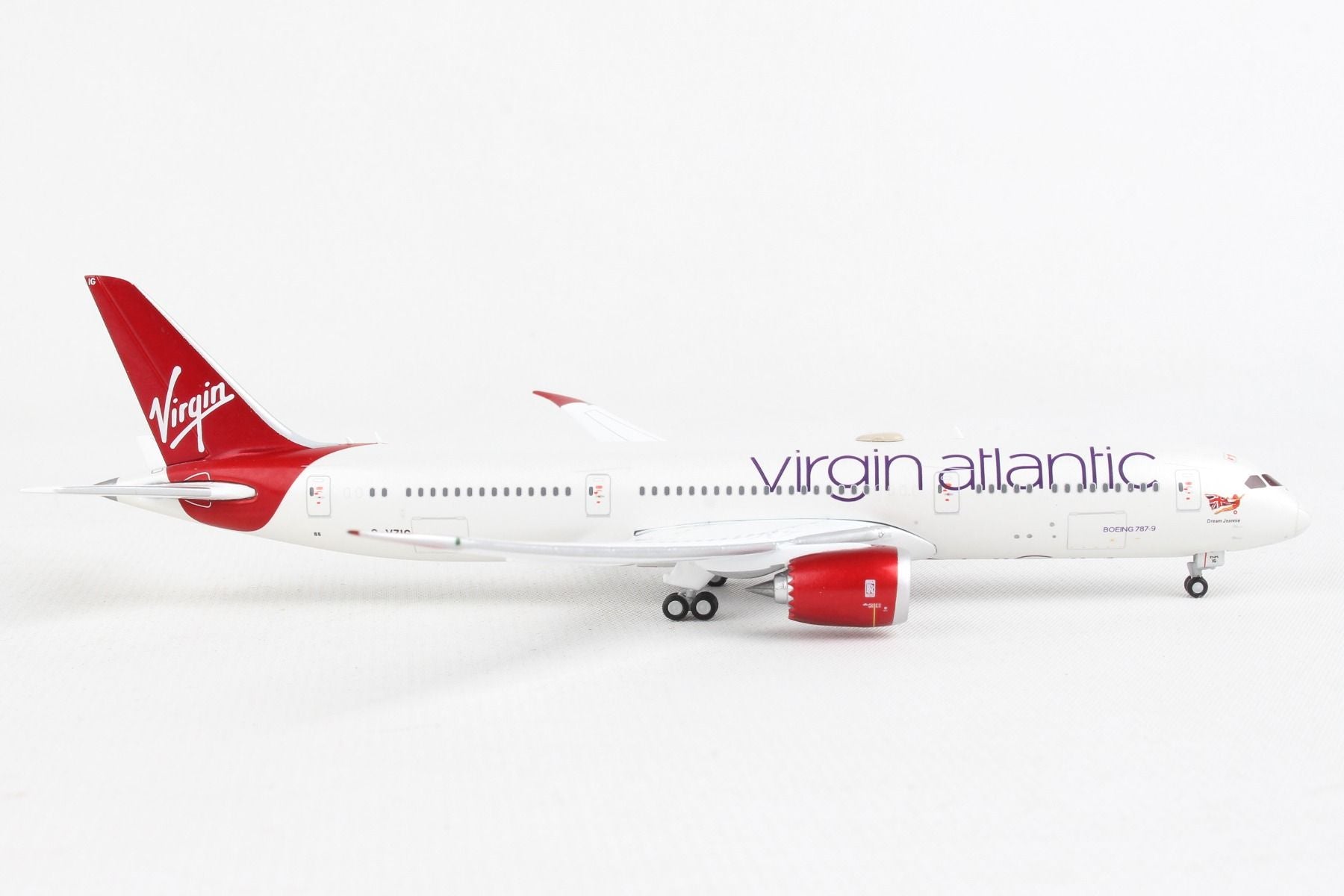 Right Side View GeminiJets Virgin Atlantic Boeing 787-9 G-VZIG 1:400 diecast airplane model