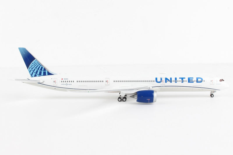 Boeing 787-10 United Airlines (N12010) 1:400 Scale Diecast Model Right Side View