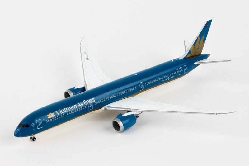 Boeing 787-10 Vietnam Airlines (VN-A879) 1:400 Scale Model Left Front View