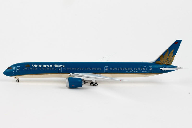 Boeing 787-10 Vietnam Airlines (VN-A879) 1:400 Scale Model Left Side View