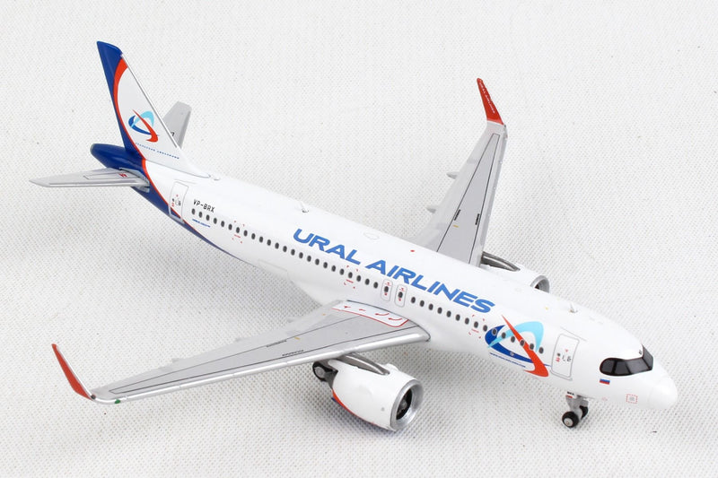 Airbus A320neo Ural Airlines (VP-BRX) 1:400 Scale Model