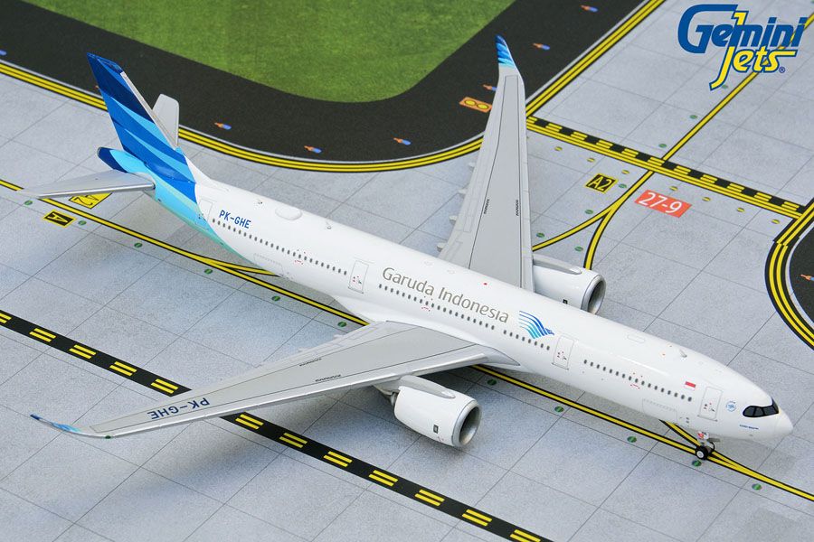 Airbus A330-900NEO Garuda Indonesia (PK-GHE) 1:400 Scale Model By Gemini Jets