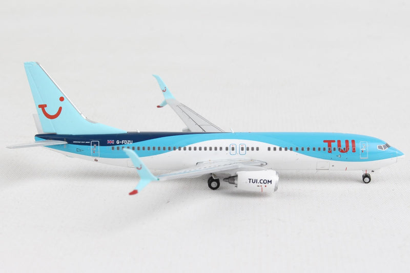 Boeing 737-800 TUI Airways (G-FDZU) 1:400 Scale Model Right Side View