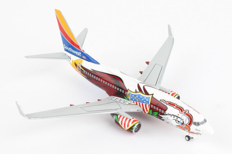 Boeing 737-700 Southwest Airlines (N918WN) 1:400 Scale Model Right Front View