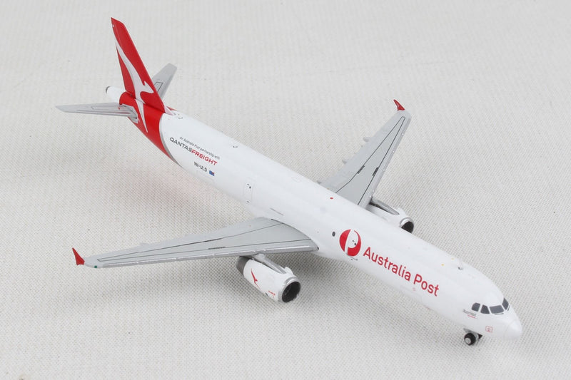 Airbus A321P2F Qantas Freight Australia Post (VH-ULD) 1:400 Scale Model Right Front View