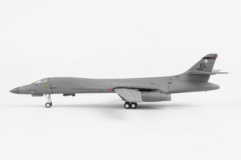 Rockwell B-1B Lancer Ellsworth AFB (85-0069) 1:400 Scale Model Left Side View