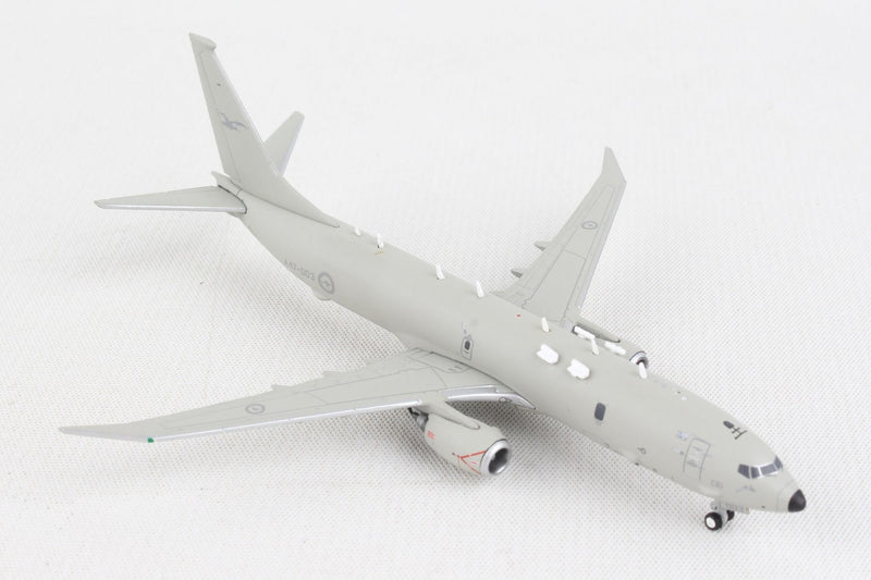 Boeing P-8A Poseidon Royal Australian Air Force (A47-003), 1:400 Scale Model Right Front View
