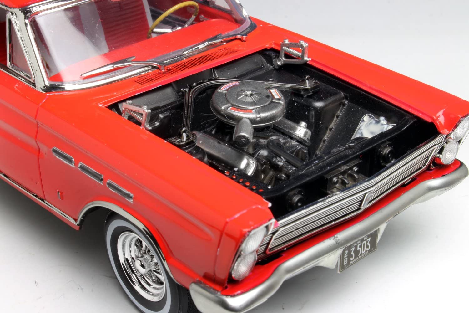 Moebius Models 1965 Mercury Comet Cyclone 1:25 Scale Model Kit Engine Detail