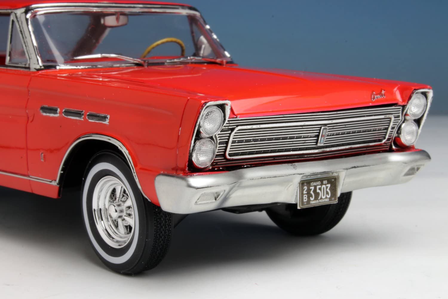Moebius Models 1965 Mercury Comet Cyclone 1:25 Scale Plastic Model