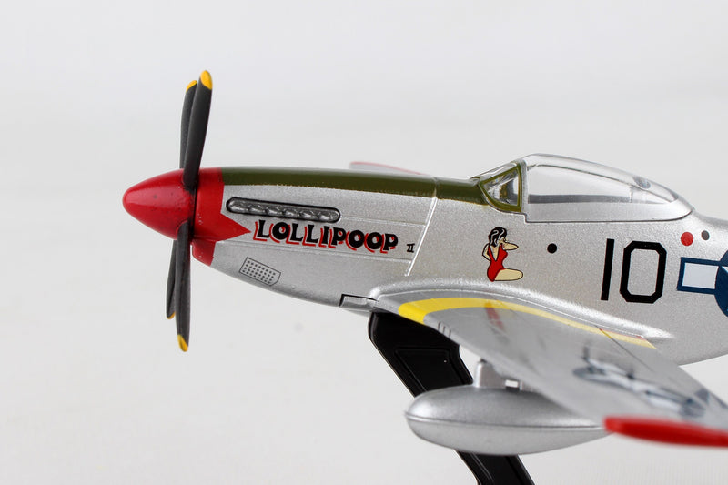 North American P-51D Mustang Tuskegee Airmen, 1/100 Scale Model Nose Close Up