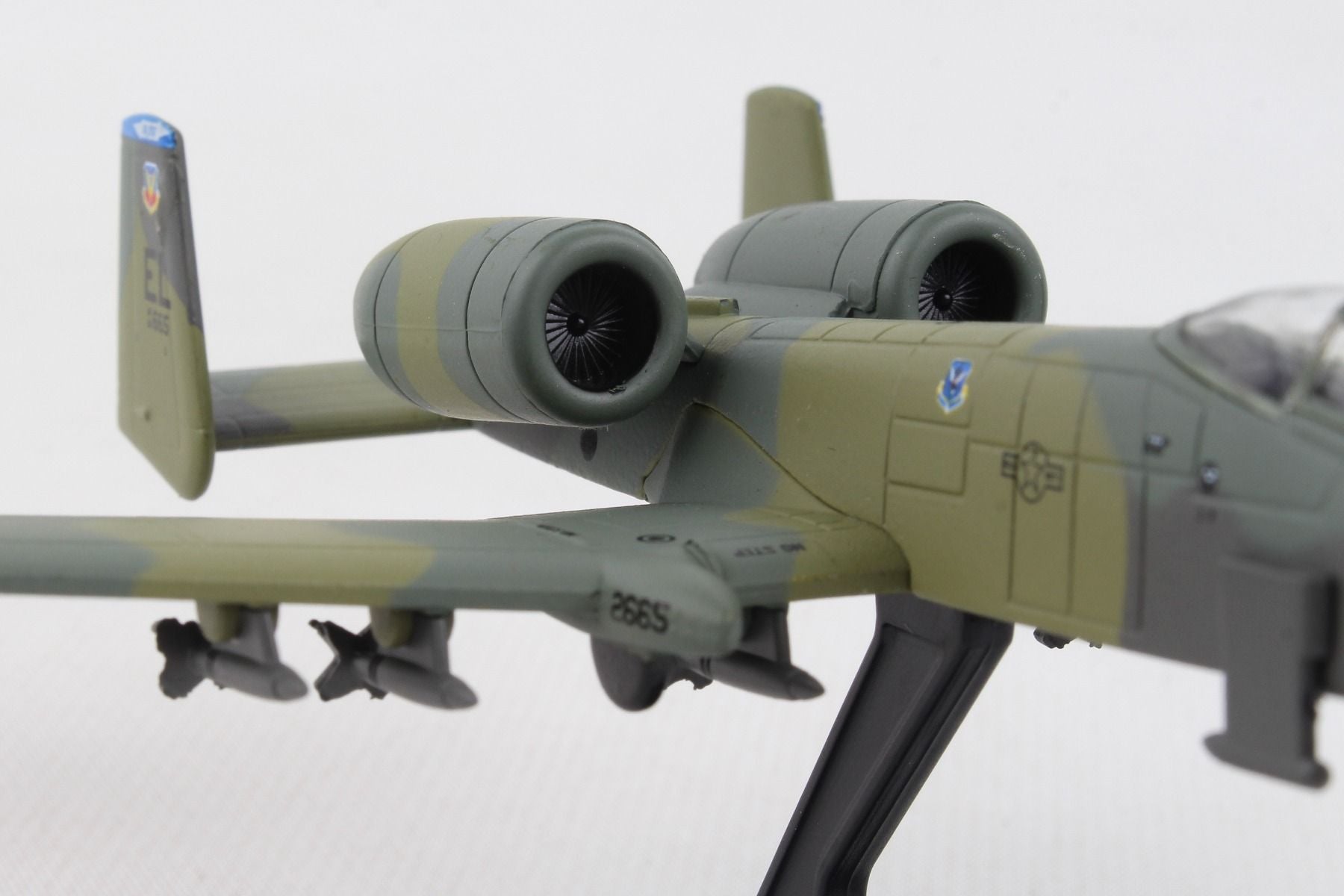 Fairchild Republic A-10A Thunderbolt II (Warthog) 74th FS “Flying Tigers” 1990, 1:140 Scale Diecast Model Engine Detail