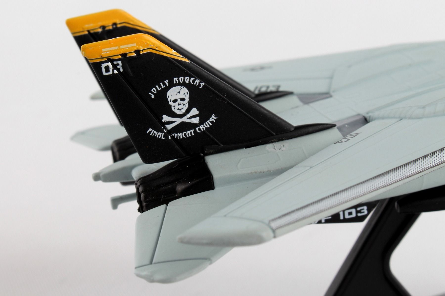 Grumman F-14 Tomcat VF-103 Jolly Rogers 1/160 Scale Model Tail Close Up