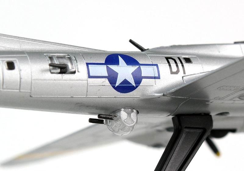 Boeing B-17G Flying Fortress “Liberty Belle” 1/155 Scale  Model