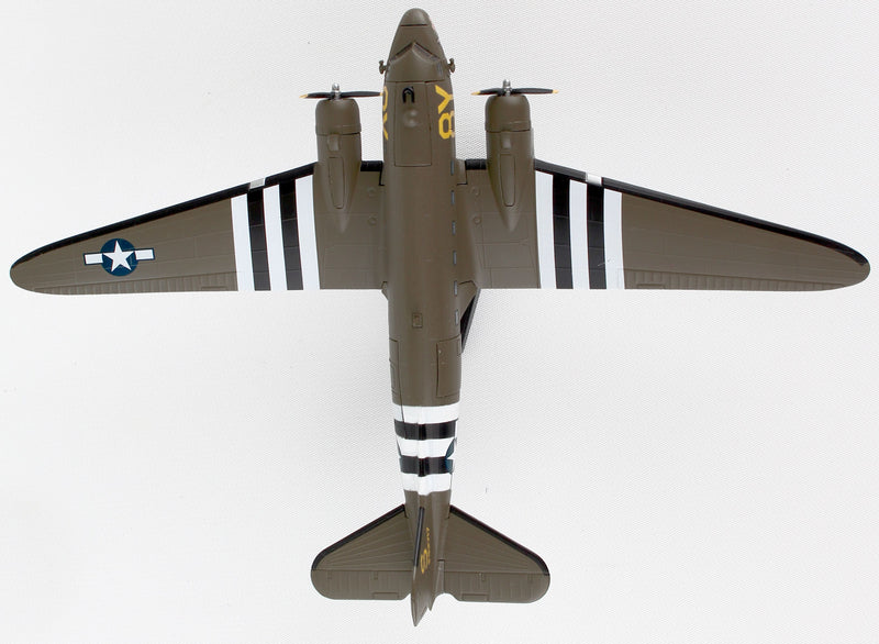 Douglas C-47 Skytrain “Stoy Hora” 1/144 Scale Model Top View