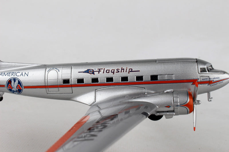 Douglas DC-3 American Airlines "Flagship Tulsa", 1/144 Scale Diecast Model Right Side Close Up
