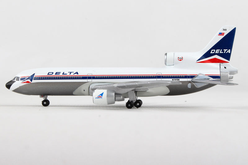Lockheed L-1011-250 Tristar Delta Airlines, 1/500 Scale Diecast Model Left Side View No Stand