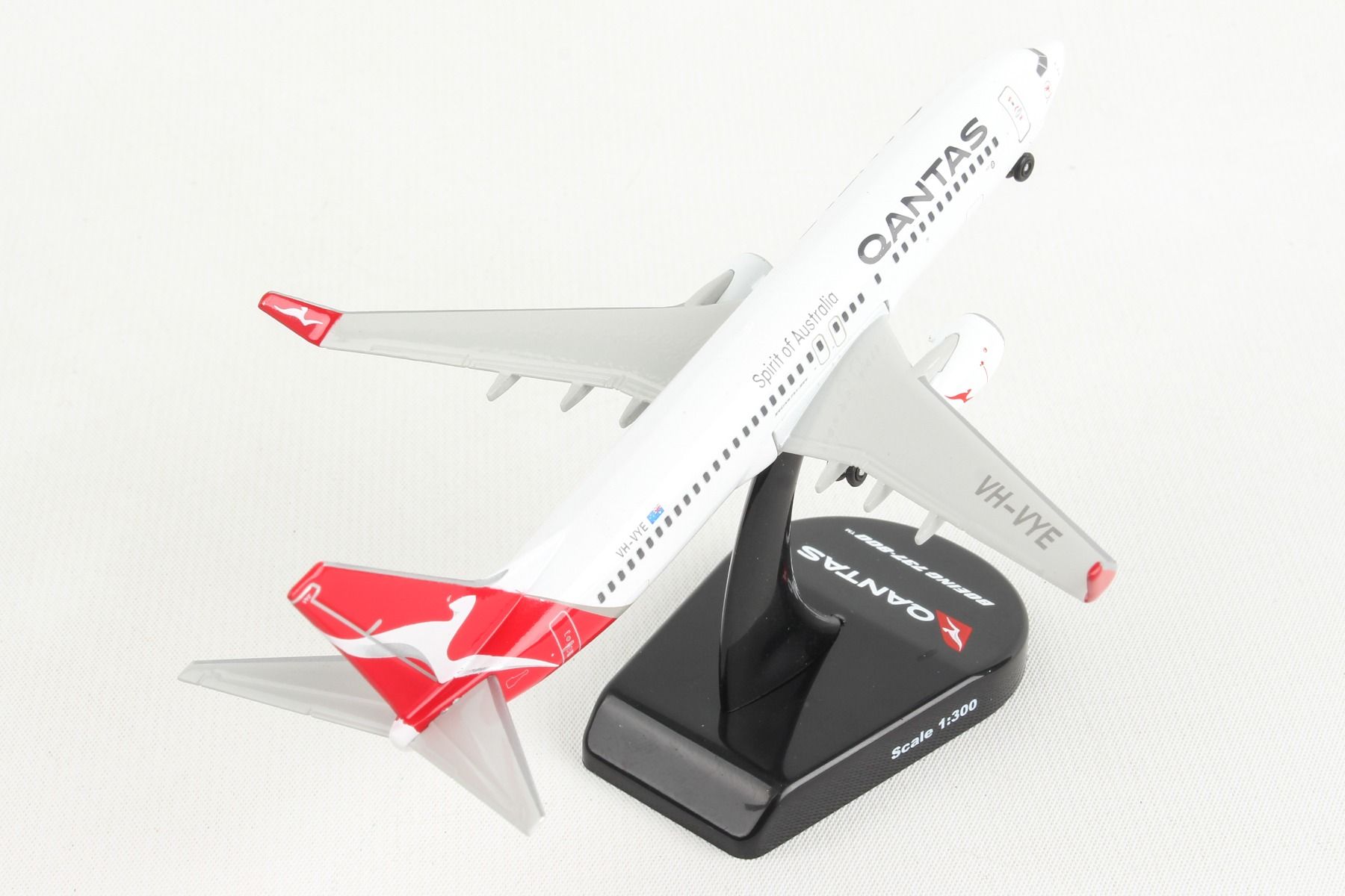 Boeing B737-800 Qantas Airways, 1/300 Scale Diecast Model Right Rear View